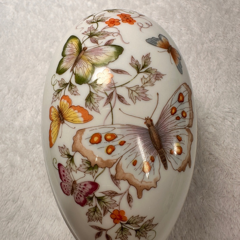 Vintage 2 Avon Butterfly Fantasy Porcelain Treasure Eggs 22K Trim 1974 Japan - Picture 5 of 14